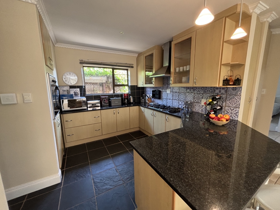 To Let 3 Bedroom Property for Rent in Summerstrand Eastern Cape